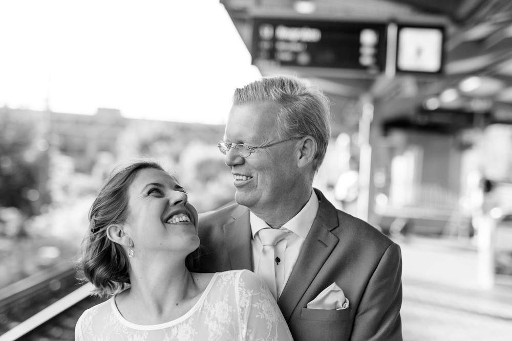 Pre-Wedding-Shooting am S-Bahnhof Stellingen